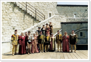 Volkstanzgruppe bei den Agnes Bernauer Festspielen